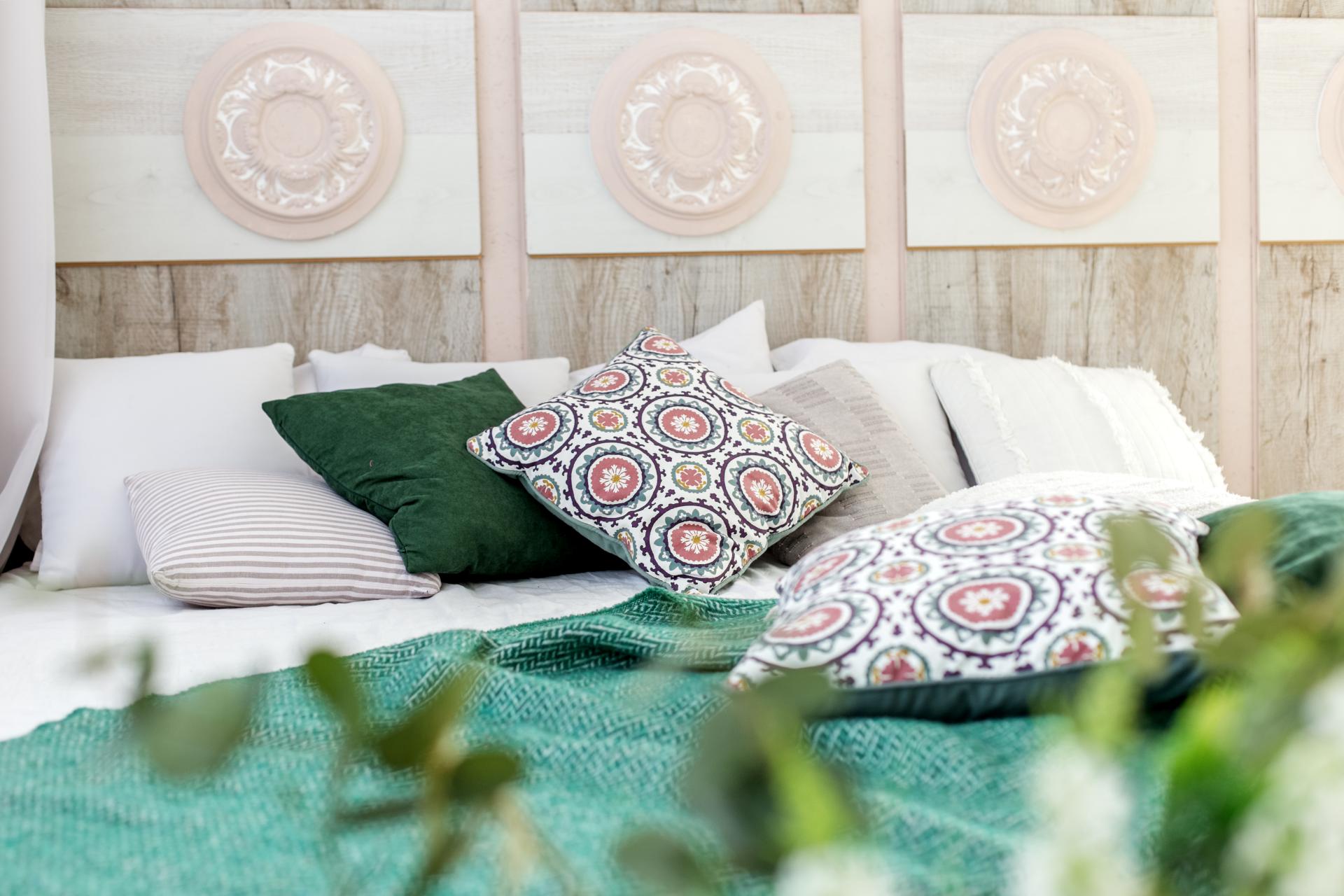 Pościel i poszewki idealne na zimę. Jak zadbać o komfort snu dla całej rodziny?