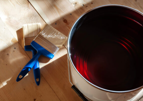 Woskowanie podłogi – jak i dlaczego warto to robić?